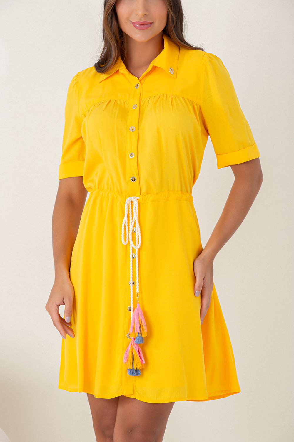AMARELO