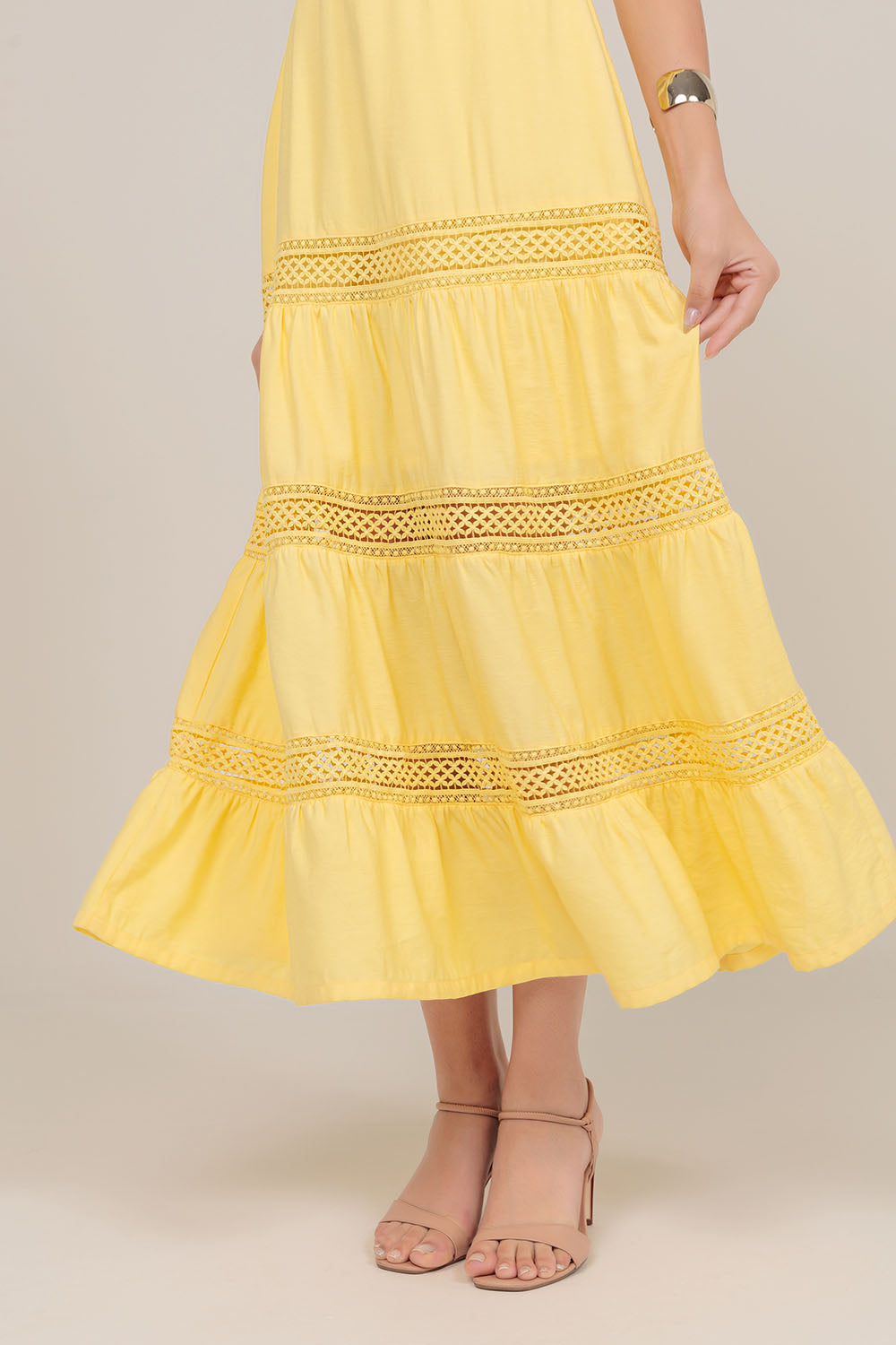 AMARELO
