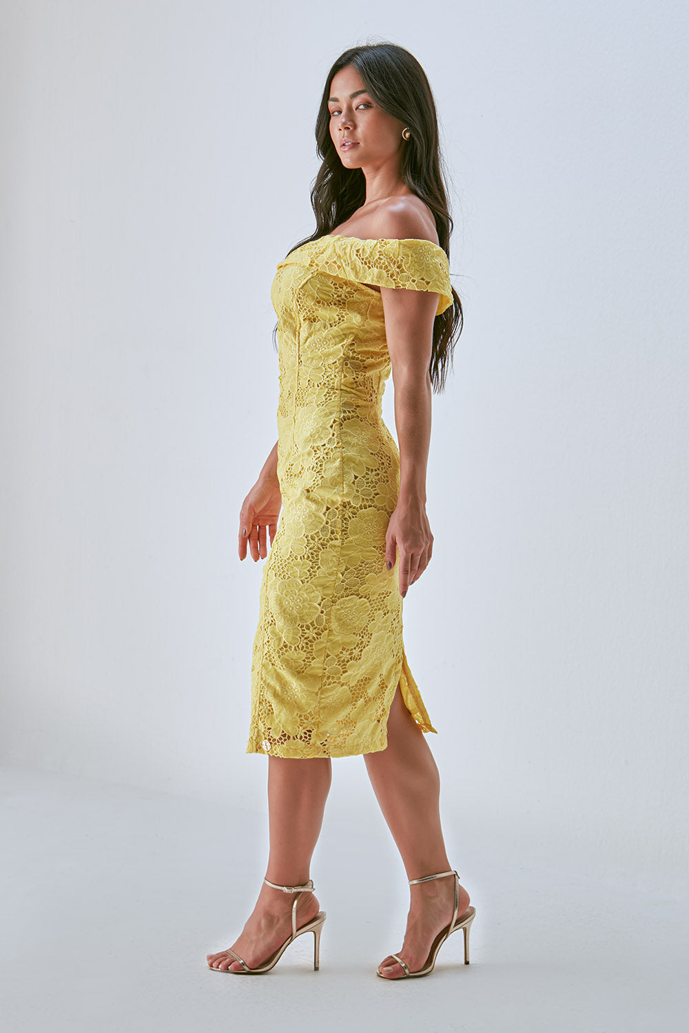 AMARELO