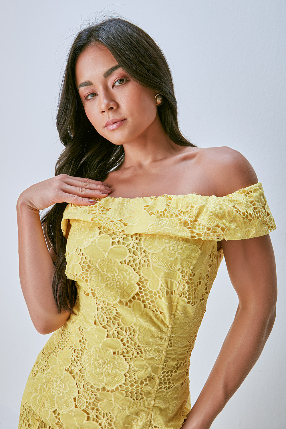 AMARELO