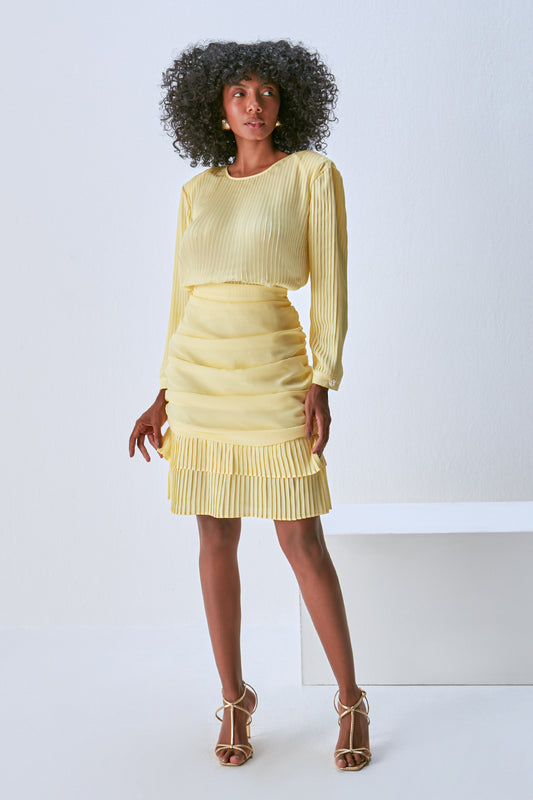 AMARELO