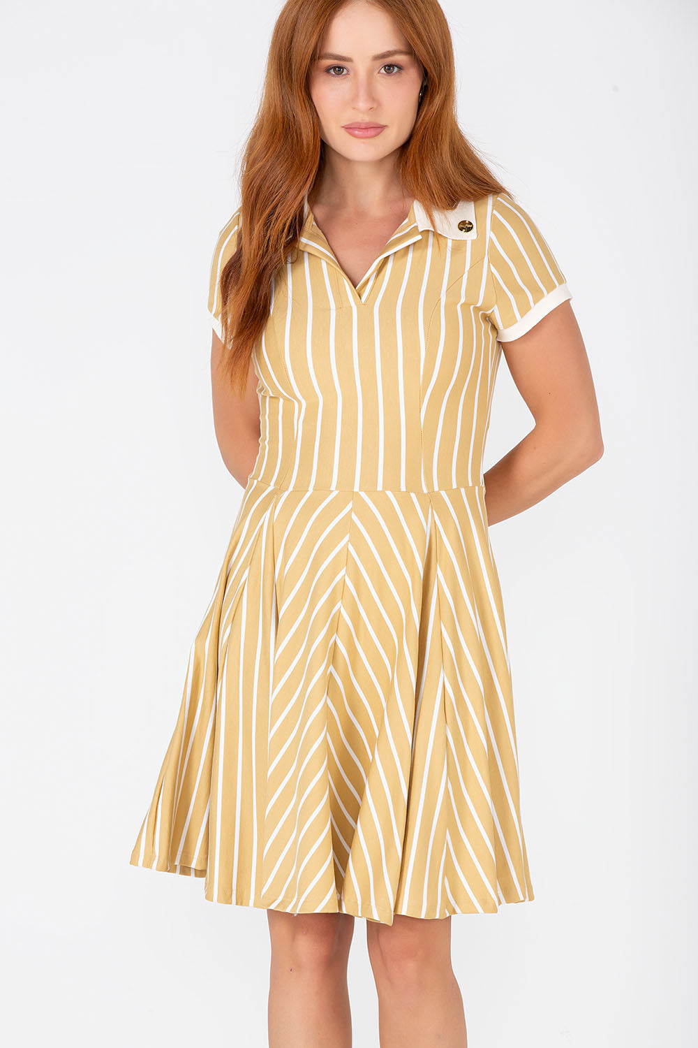 AMARELO