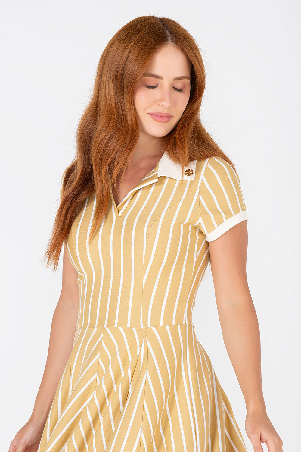 AMARELO