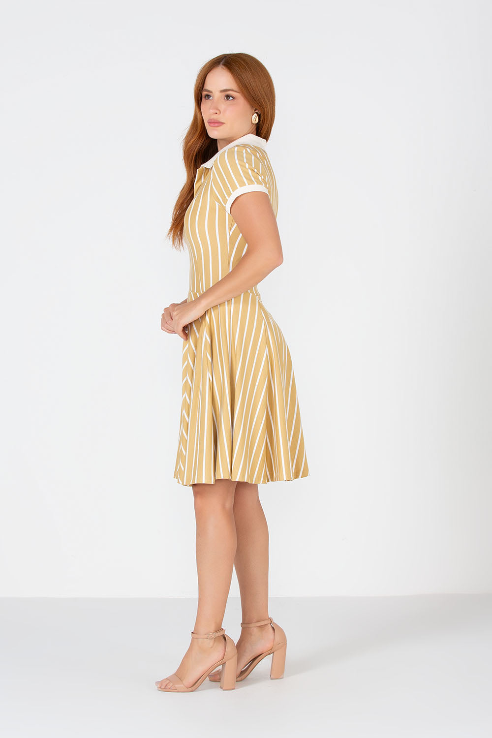 AMARELO
