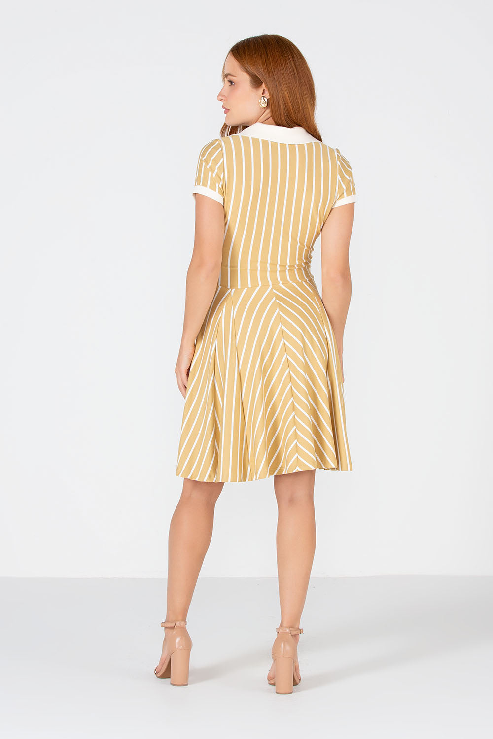 AMARELO