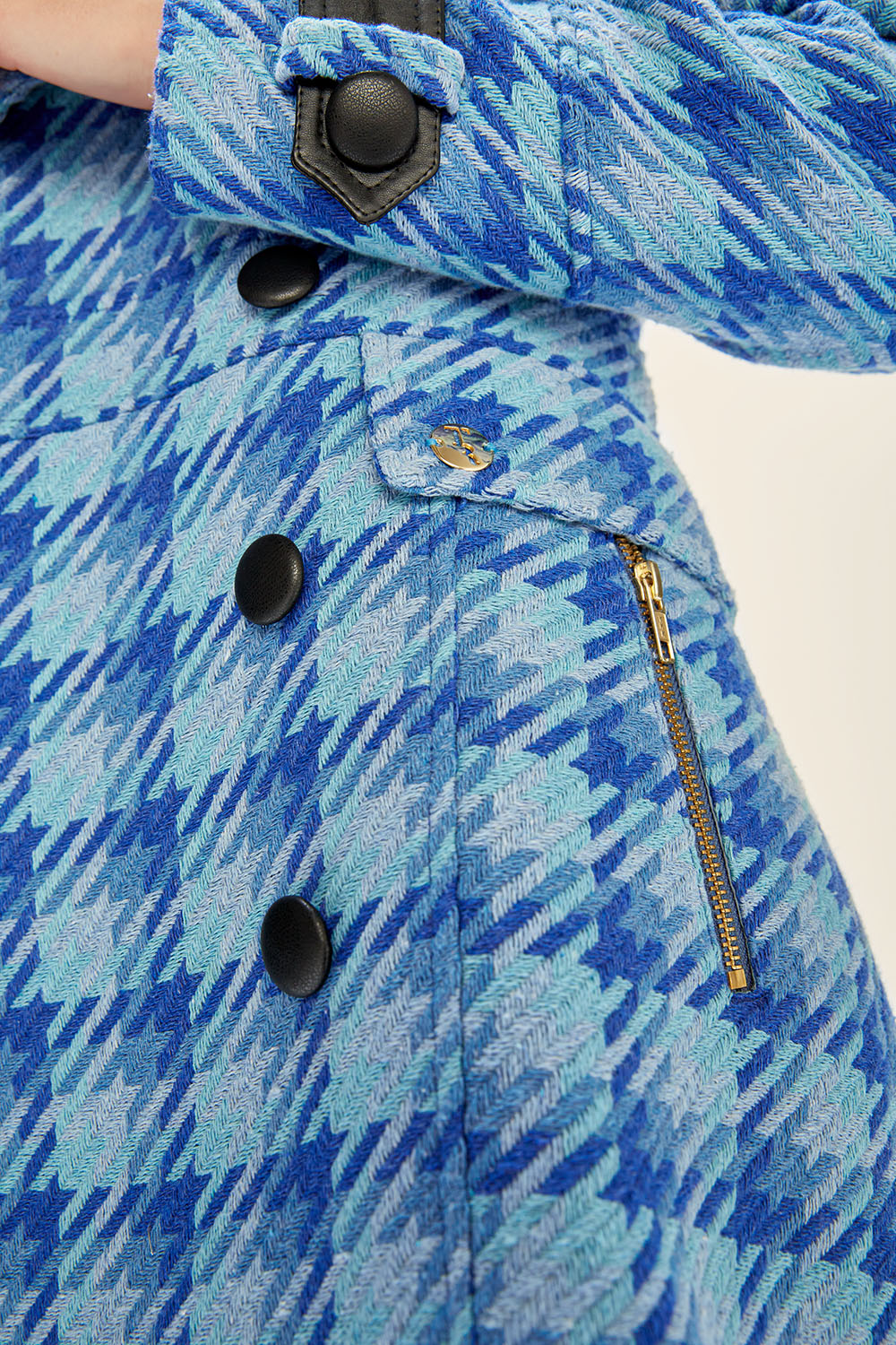 AZUL