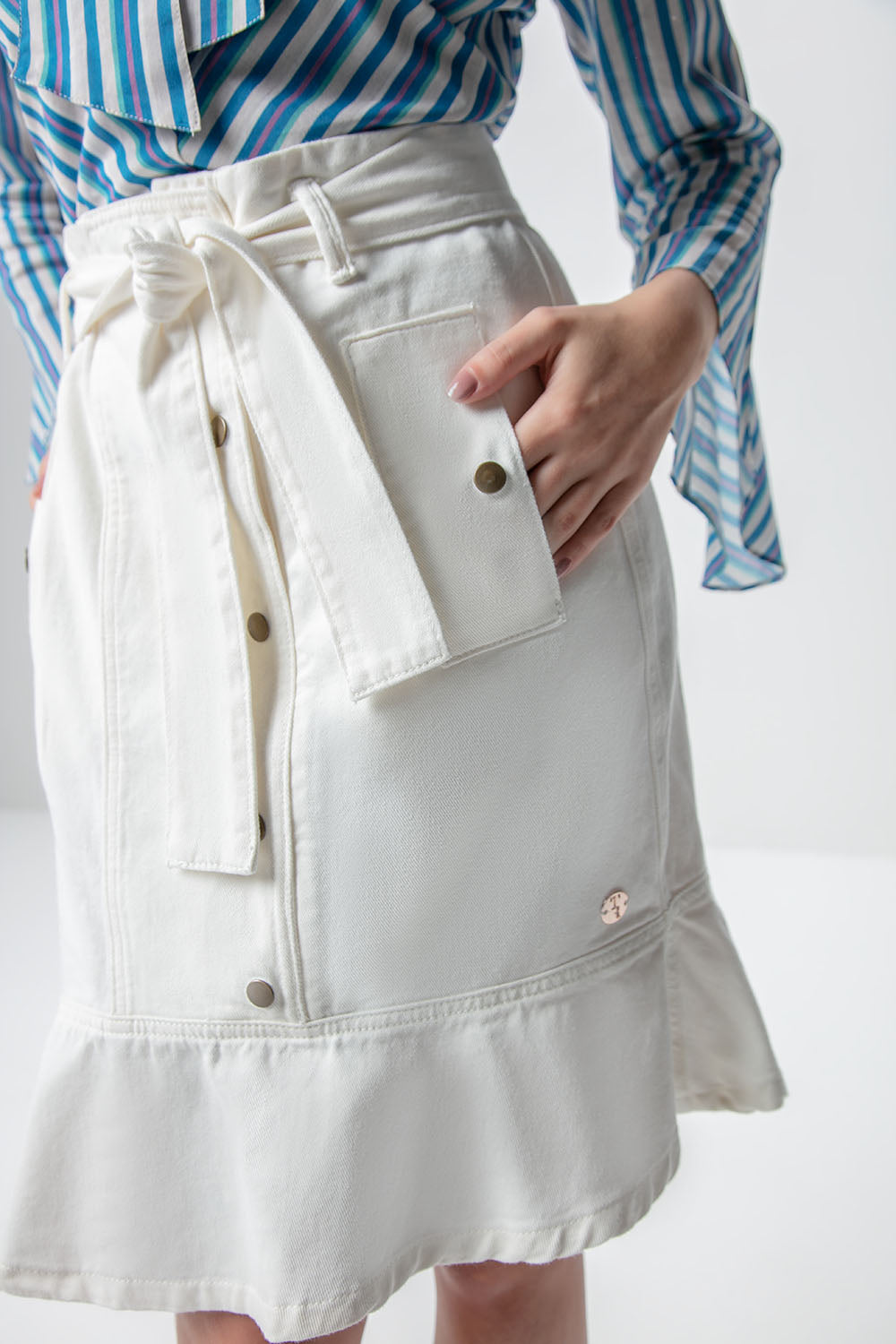 OFF WHITE